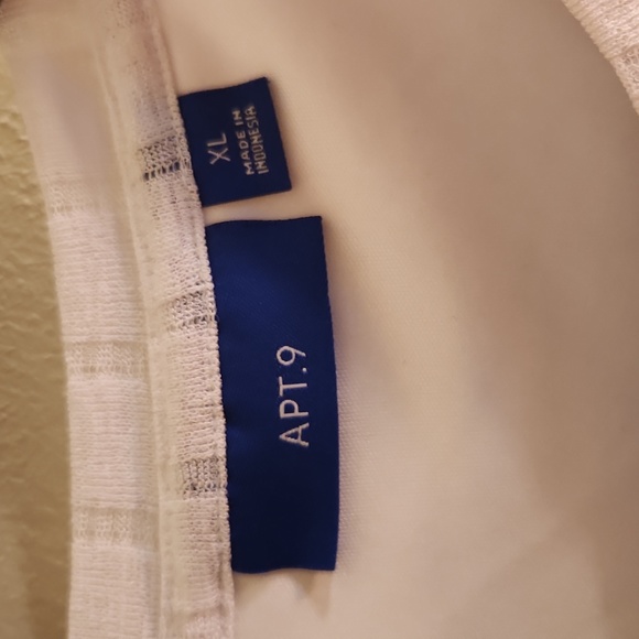 Apt 9 White Top - Picture 2 of 4